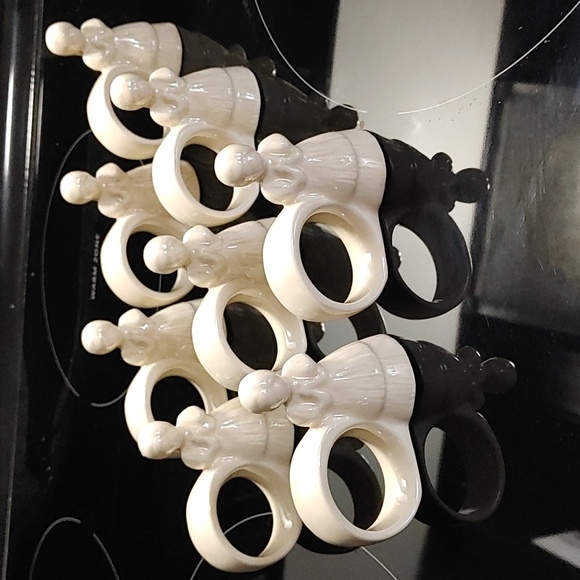 Vintage 8 Napkin Rings Ceramic Girl Pray Cornhuskers Dining Table 2inch Tall - Picture 2 of 7